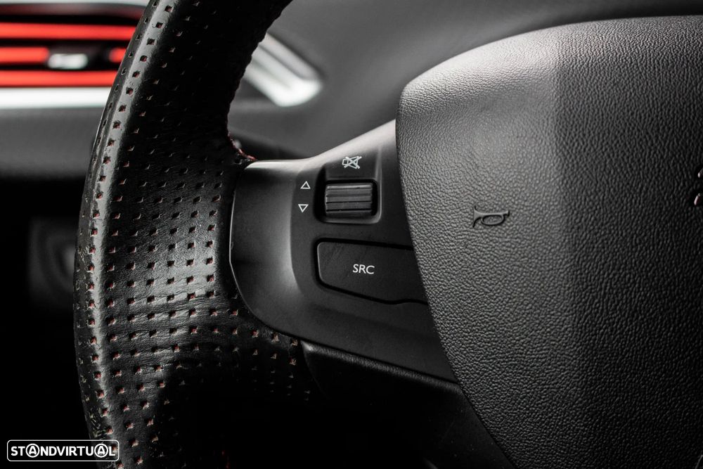 Peugeot 2008 1.2 PureTech GT Line EAT6 - 16