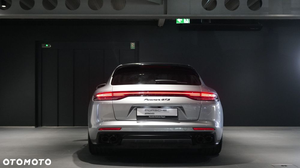 Porsche Panamera GTS Sport Turismo - 4