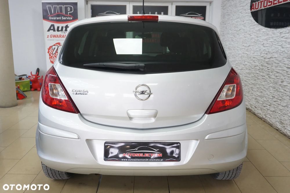 Opel Corsa 1.2 16V Cosmo - 5