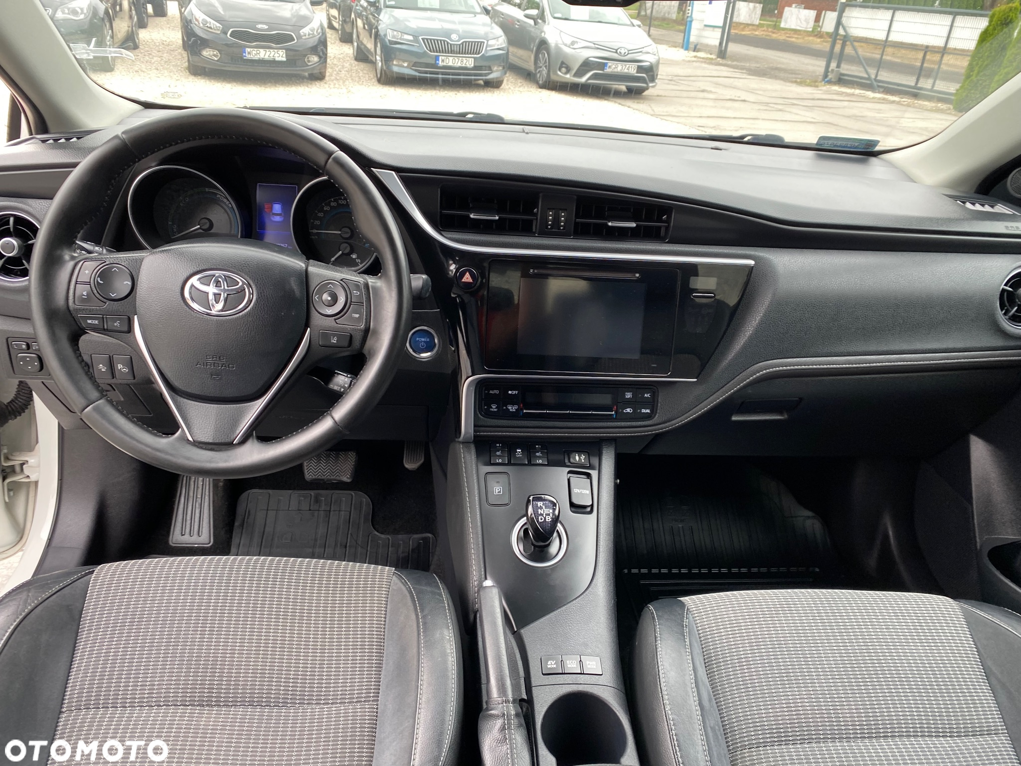Toyota Auris Hybrid 135 Premium - 36