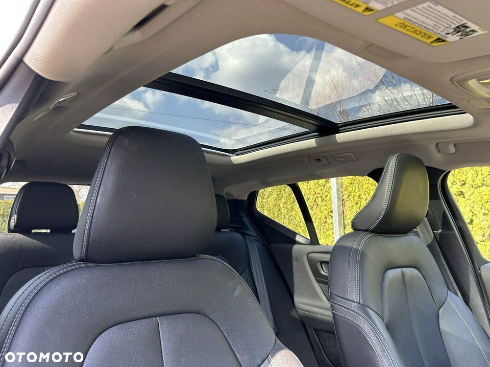 Volvo XC 40 B5 B AWD Geartronic RDesign - 10