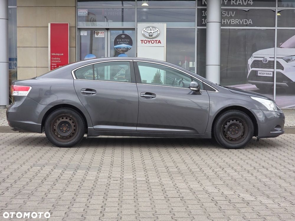 Toyota Avensis 1.6 Luna - 8