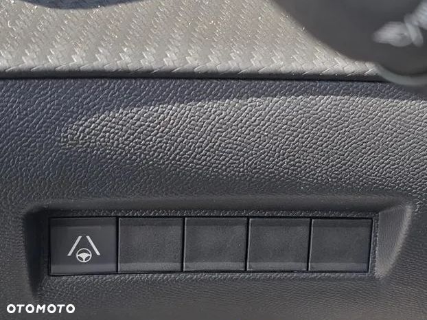 Peugeot 2008 PureTech mHEV GT E-DCS6 - 15