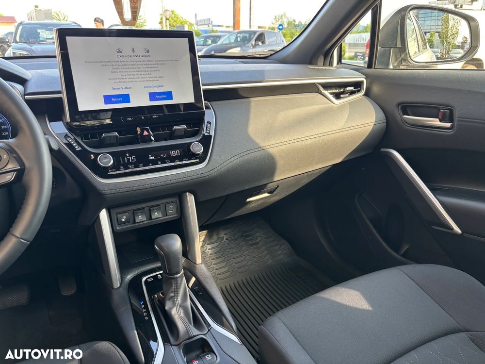 Toyota Corolla Cross - 16