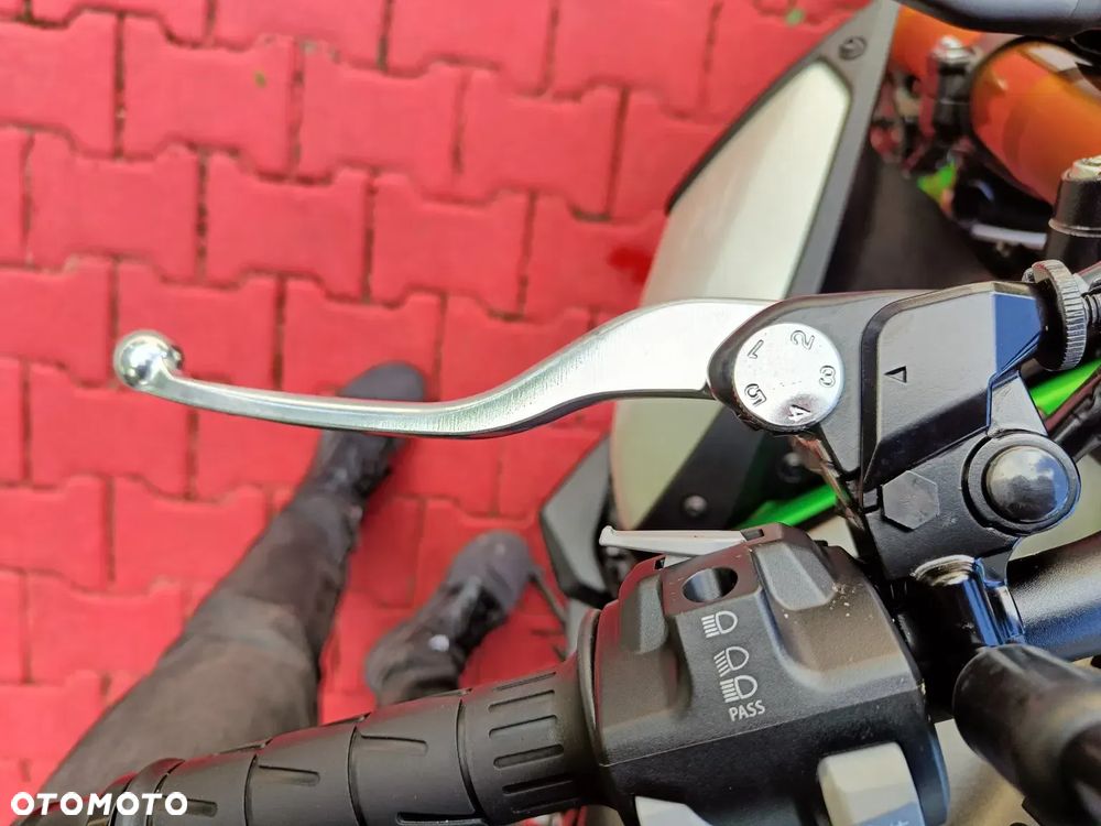 Kawasaki Z 900 - 12