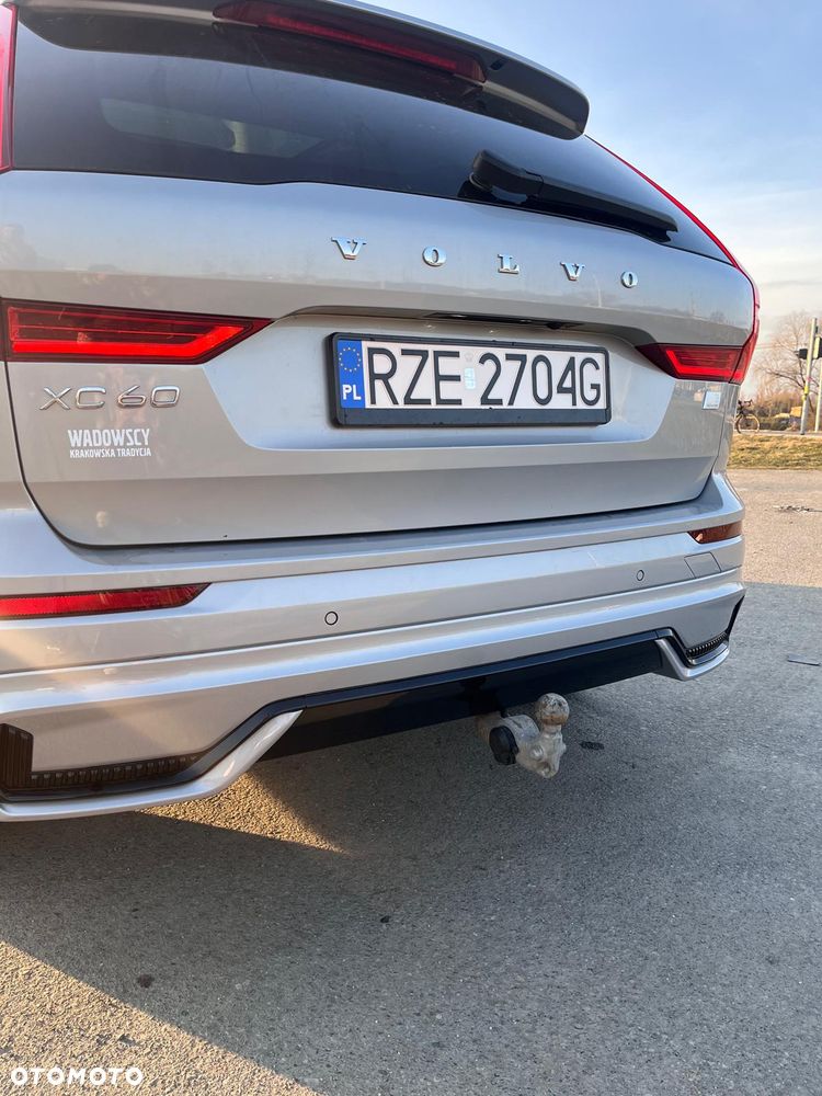 Volvo XC 60 T6 Plug-In Hybrid AWD Plus Black Edition - 8