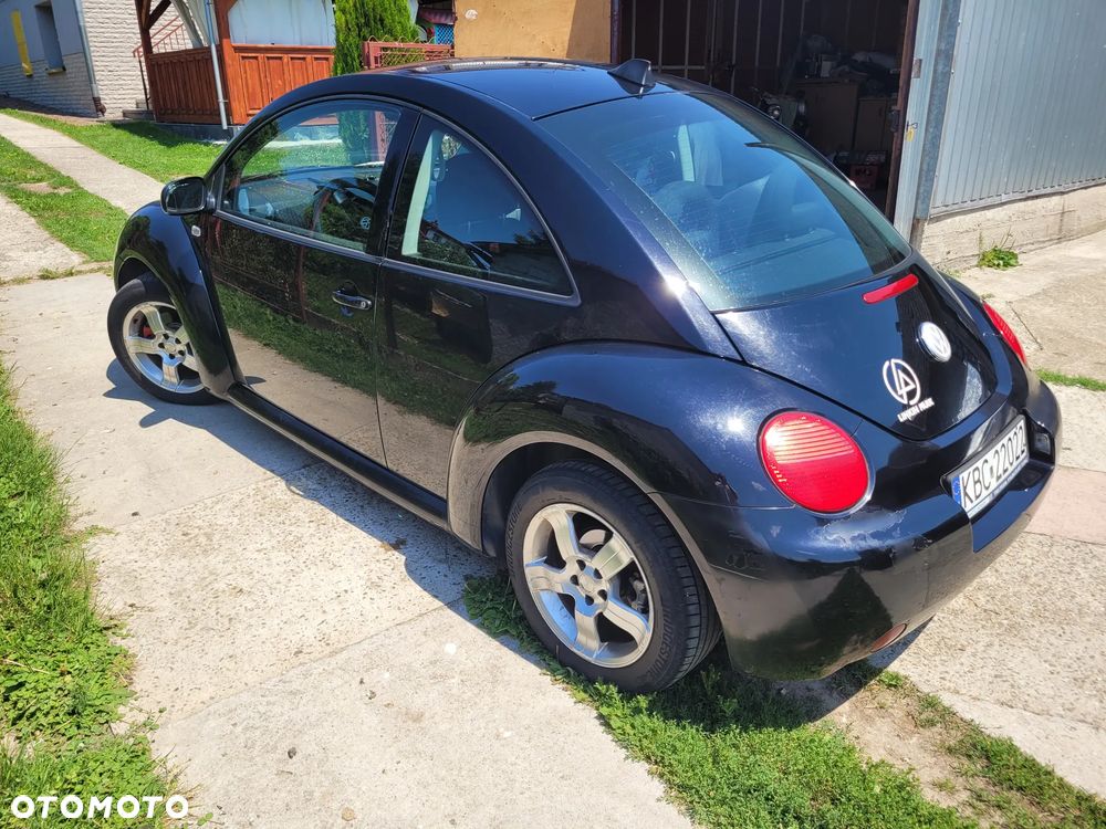 Volkswagen New Beetle - 4