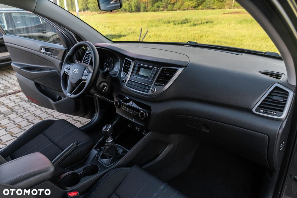 Hyundai Tucson blue 1.7 CRDi 2WD Style - 24