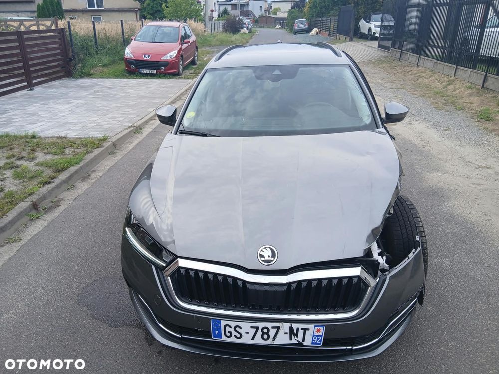 Skoda Octavia 2.0 TDI Sportline DSG - 22