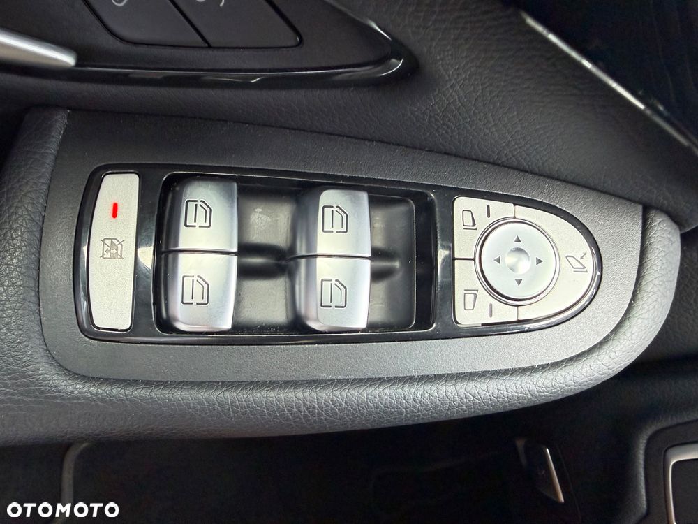 Mercedes-Benz GLC 300 de 4Matic 9G-TRONIC - 23