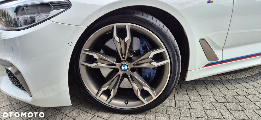 BMW Seria 5 M550d xDrive - 25