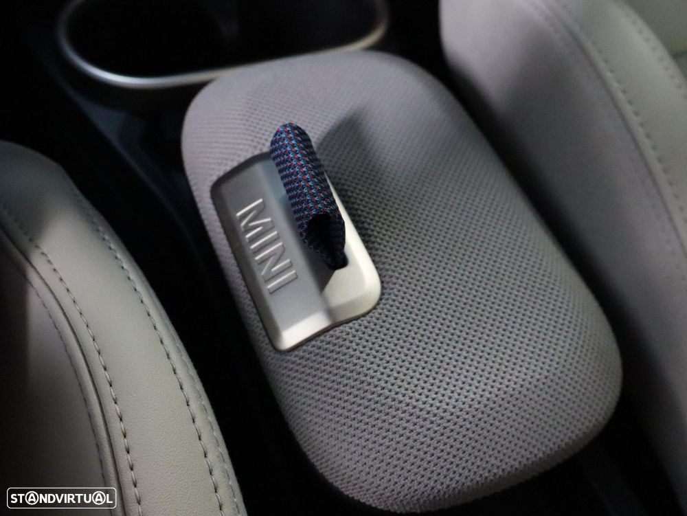 MINI Cabrio C Favoured L - 23