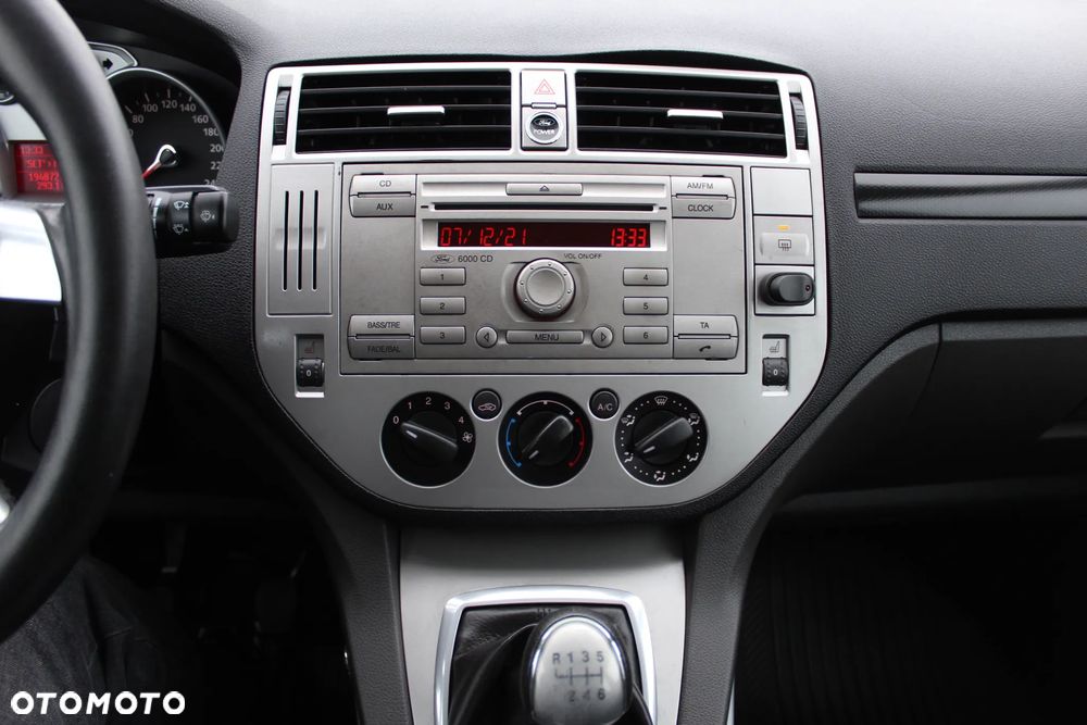 Ford Kuga - 8