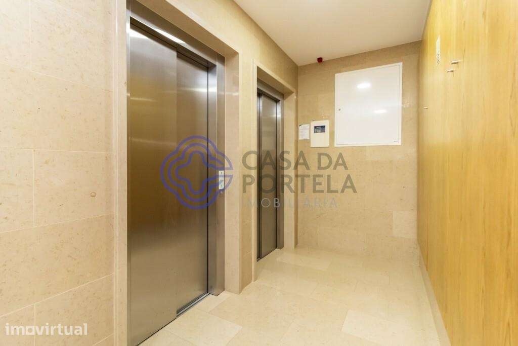 ARRENDAMENTO | Excelente T1 no Cerrado da Praia | Varanda de 16m2, Par - Grande imagem: 4/22