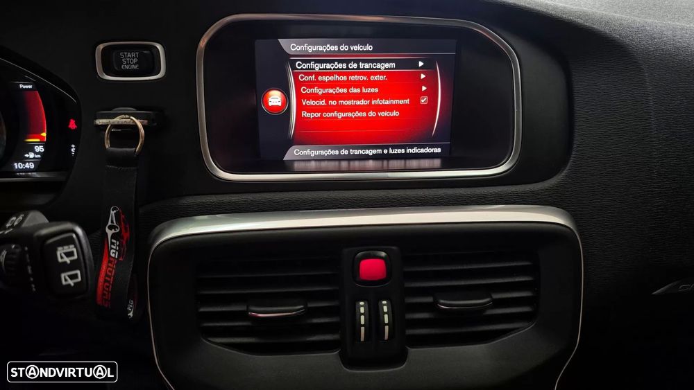 Volvo V40 2.0 D2 Momentum Geartronic — fotografia 37