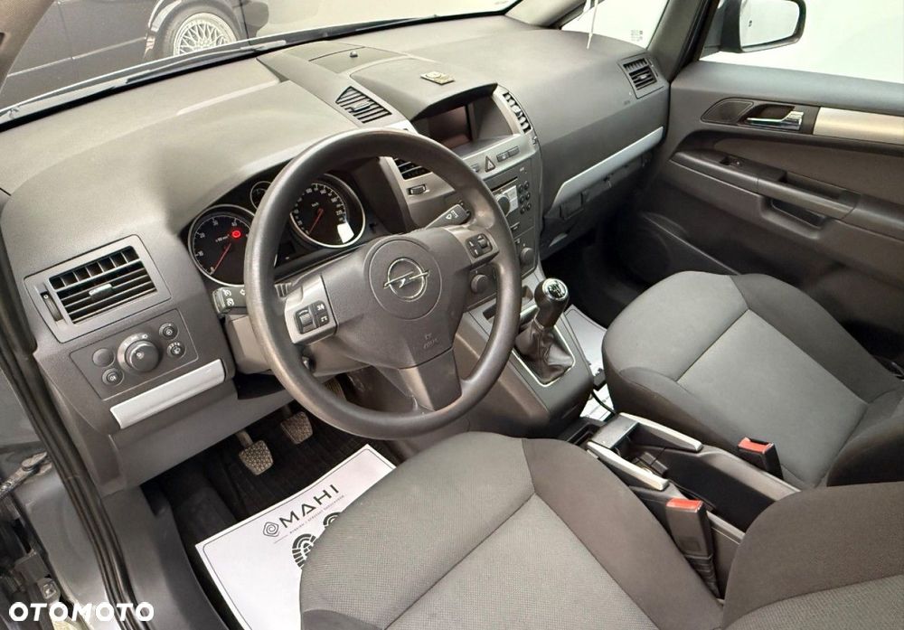 Opel Zafira - 24