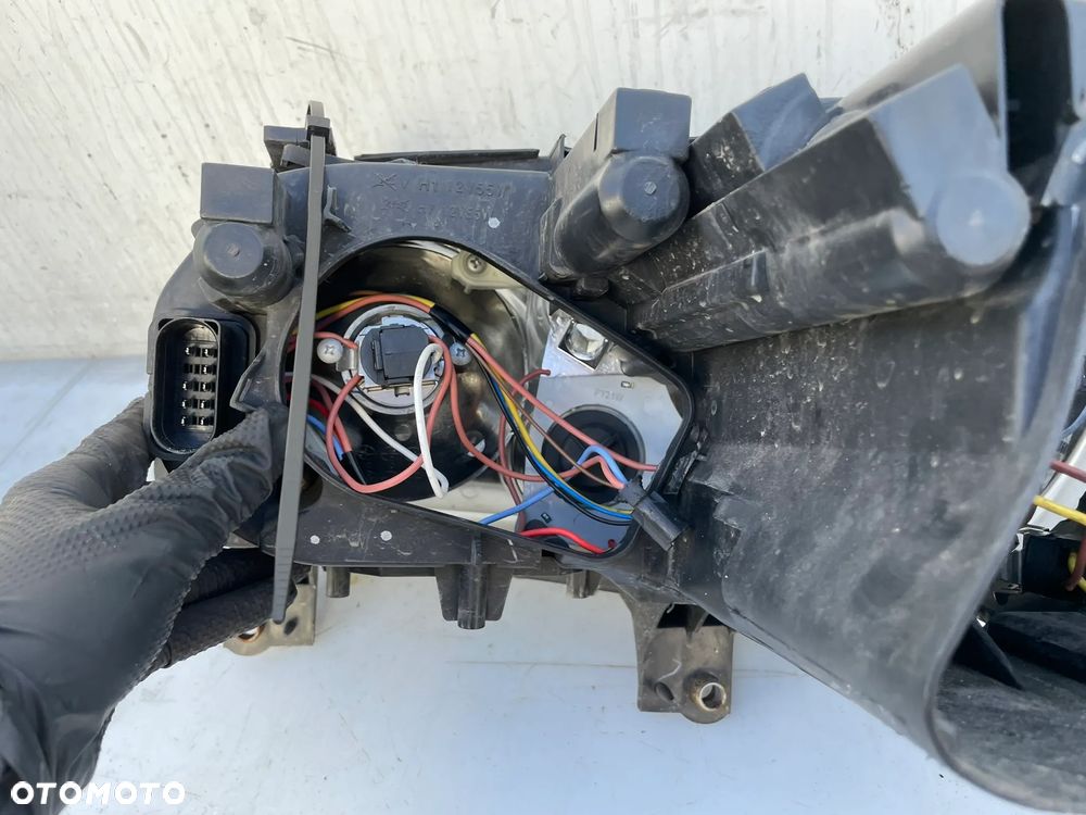 LAMPA LEWA PRAWA PRZÓD VW CADDY  VW TOURAN I - 11