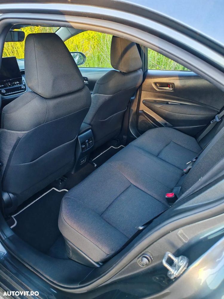 Toyota Corolla - 13