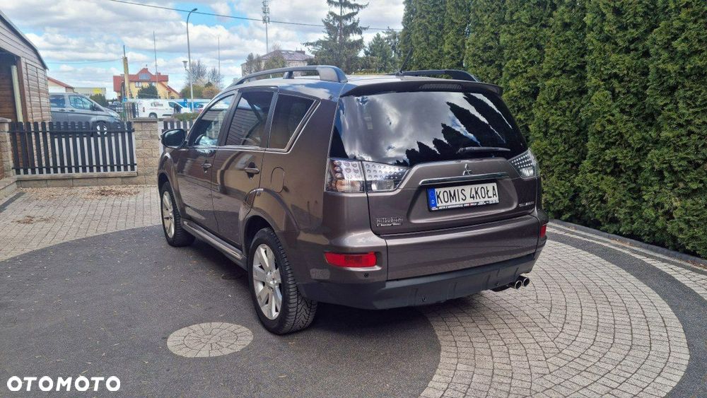 Mitsubishi Outlander - 4