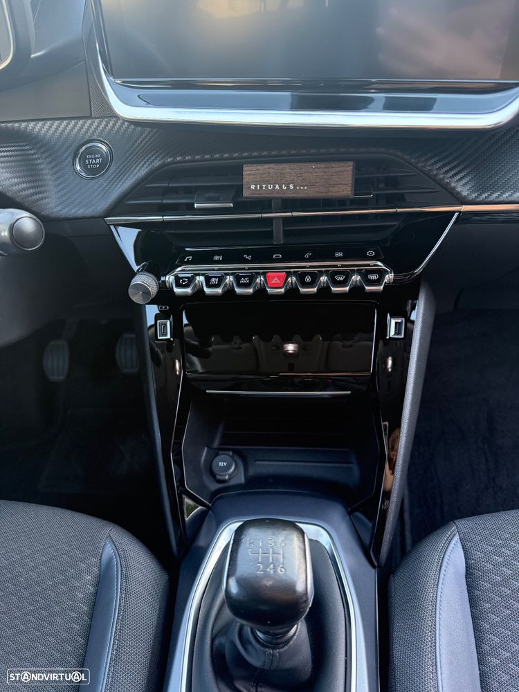 Peugeot 2008 1.2 PureTech Allure - 17