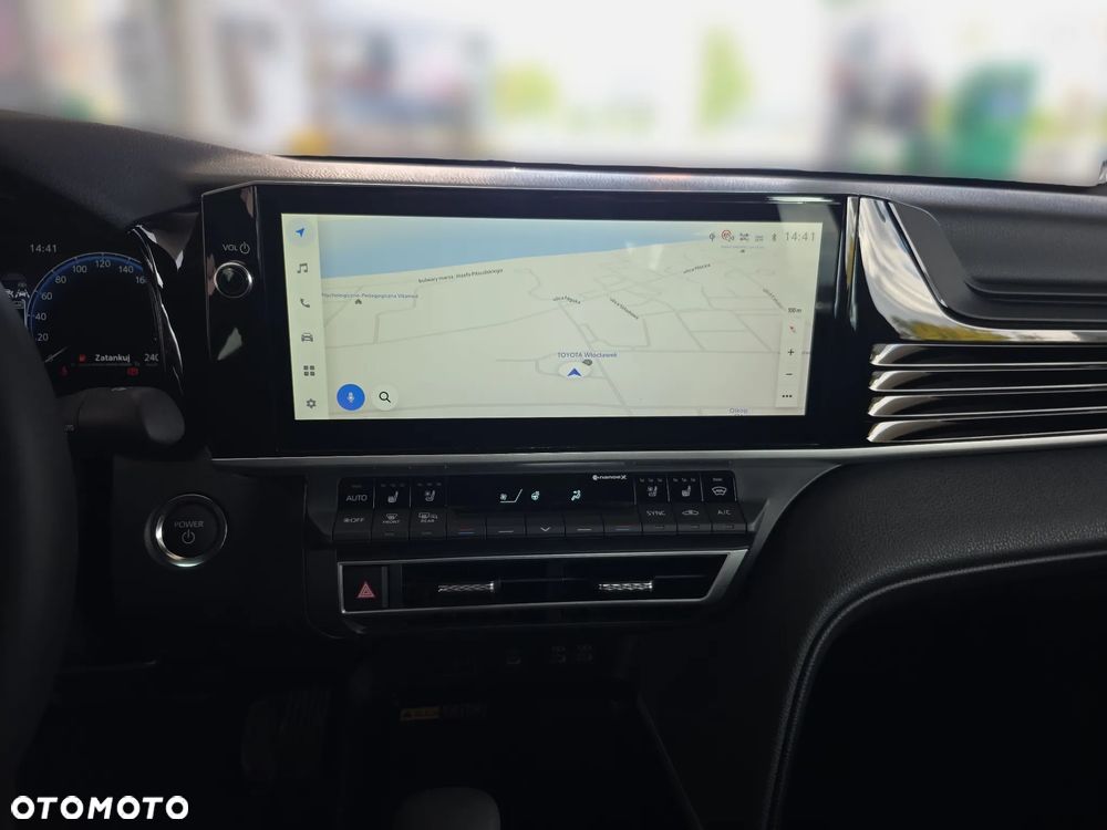 Toyota Camry 2.5 Hybrid Executive CVT - 18