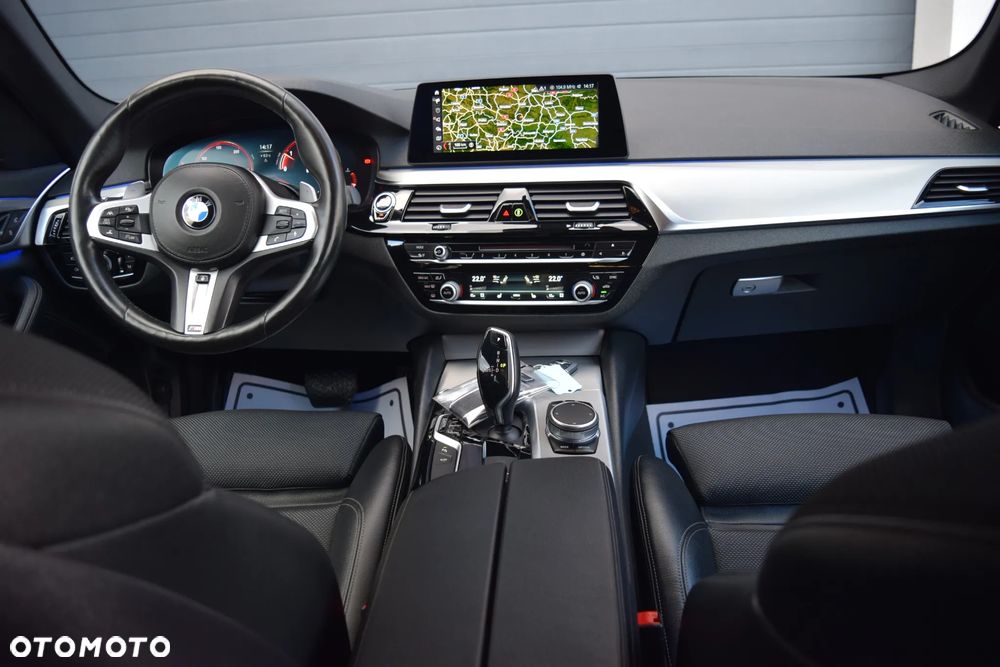 BMW Seria 5 525d Touring Sport Line - 40