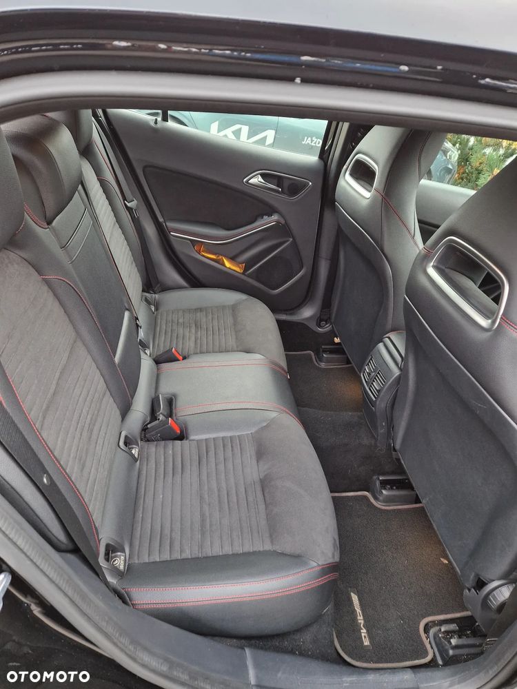 Mercedes-Benz GLA 200 7G-DCT AMG Line - 10