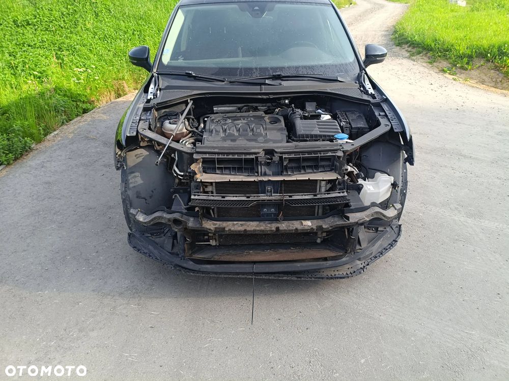 Peugeot 308 180 e-EAT8 GT - 4