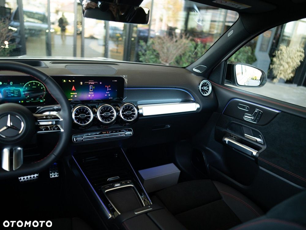 Mercedes-Benz GLB - 14