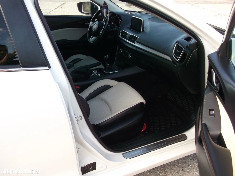 Mazda 3 - 9