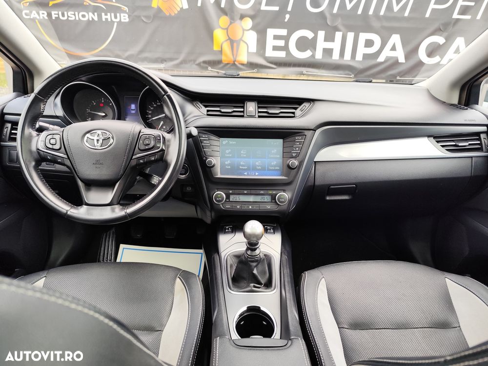 Toyota Avensis 2.0 D-4D Executive - 3