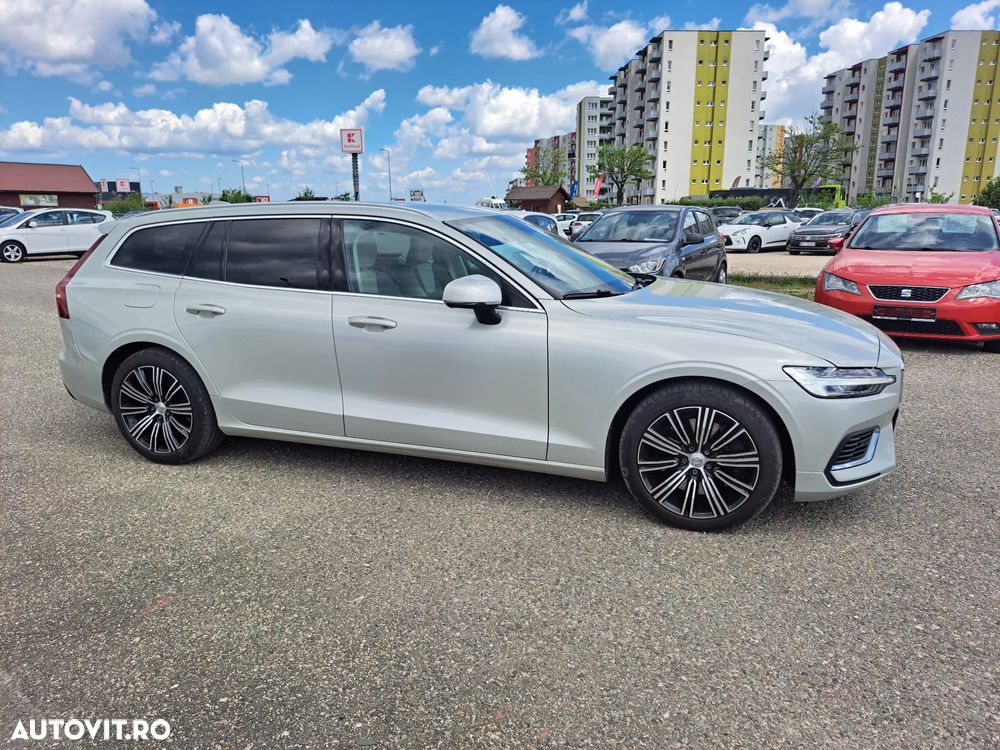 Volvo V60 T6 AWD Twin Engine Geartronic Momentum Pro - 4
