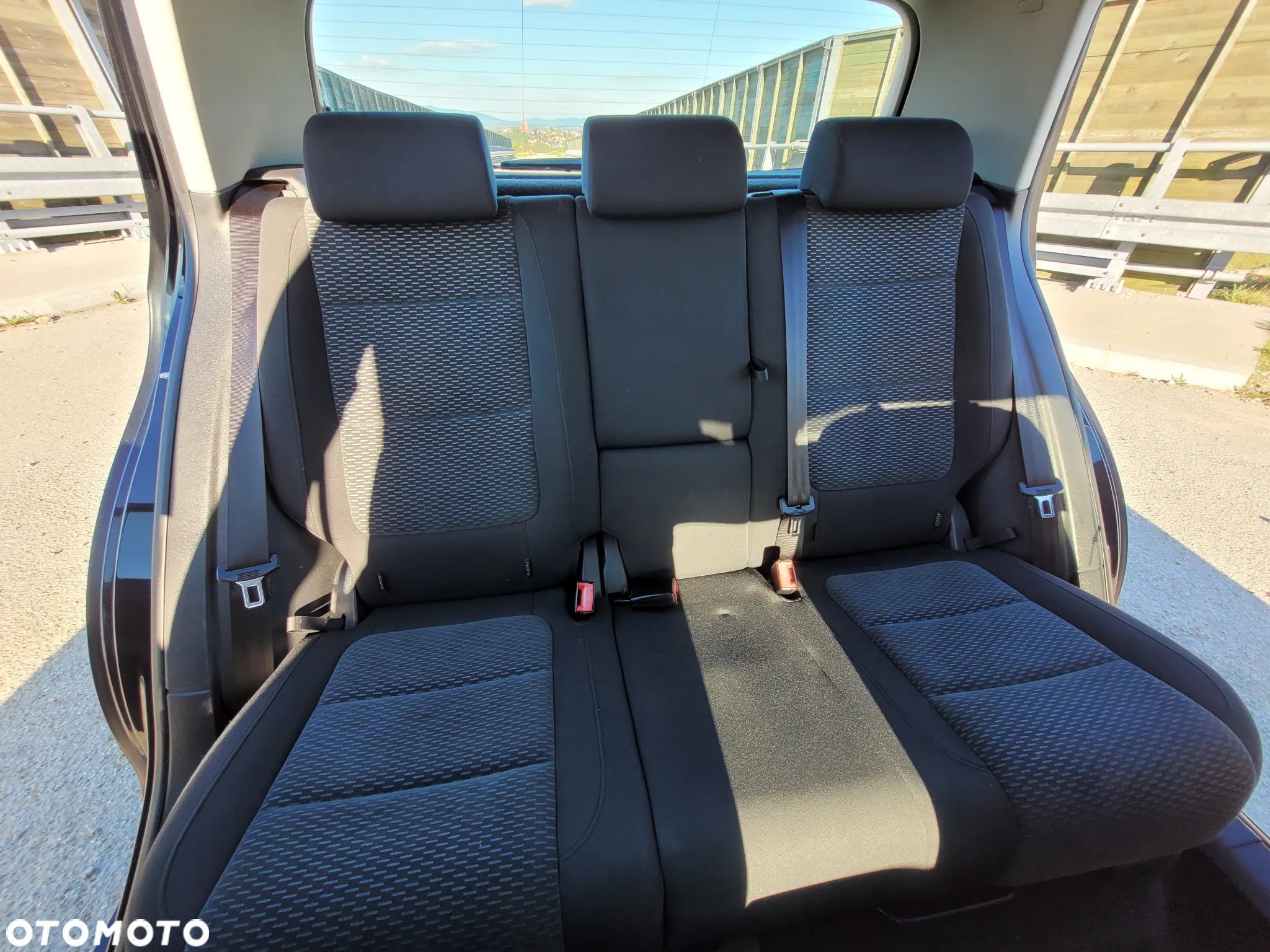 Volkswagen Golf Plus 1.6 TDI BlueMot Comfortline - 22