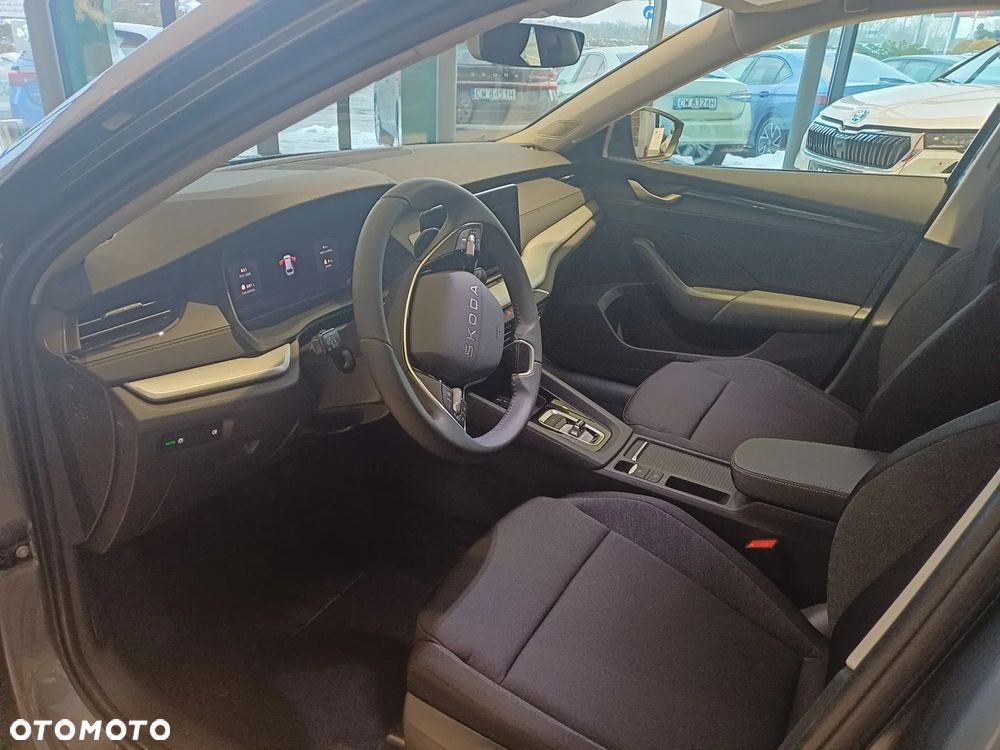 Skoda Octavia 2.0 TDI Drive Essence DSG - 9