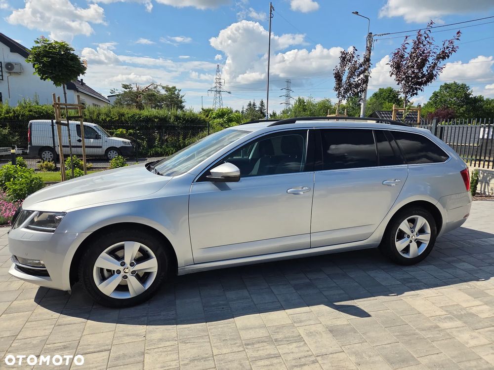 Skoda Octavia 2.0 TDI Ambition DSG - 1