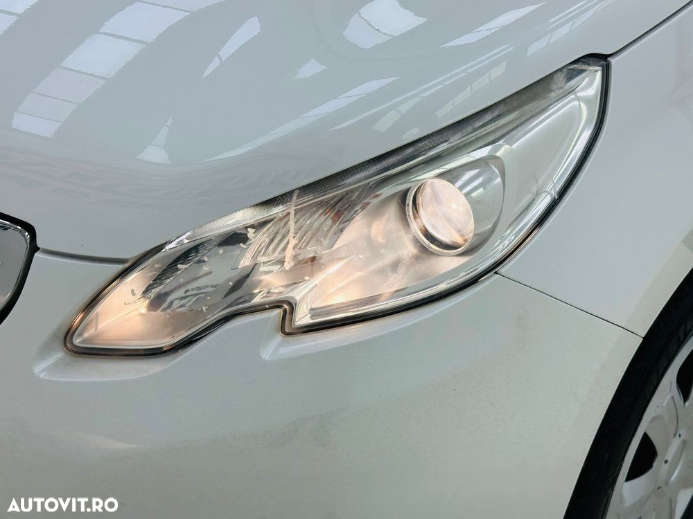 Peugeot 2008 e-HDi FAP 92 STOP & START Active - 9