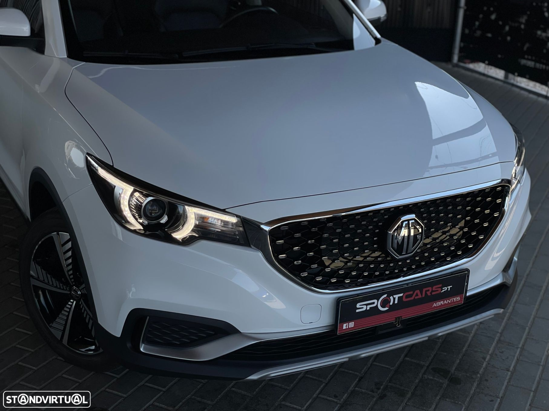 MG ZS EV Luxury - 2