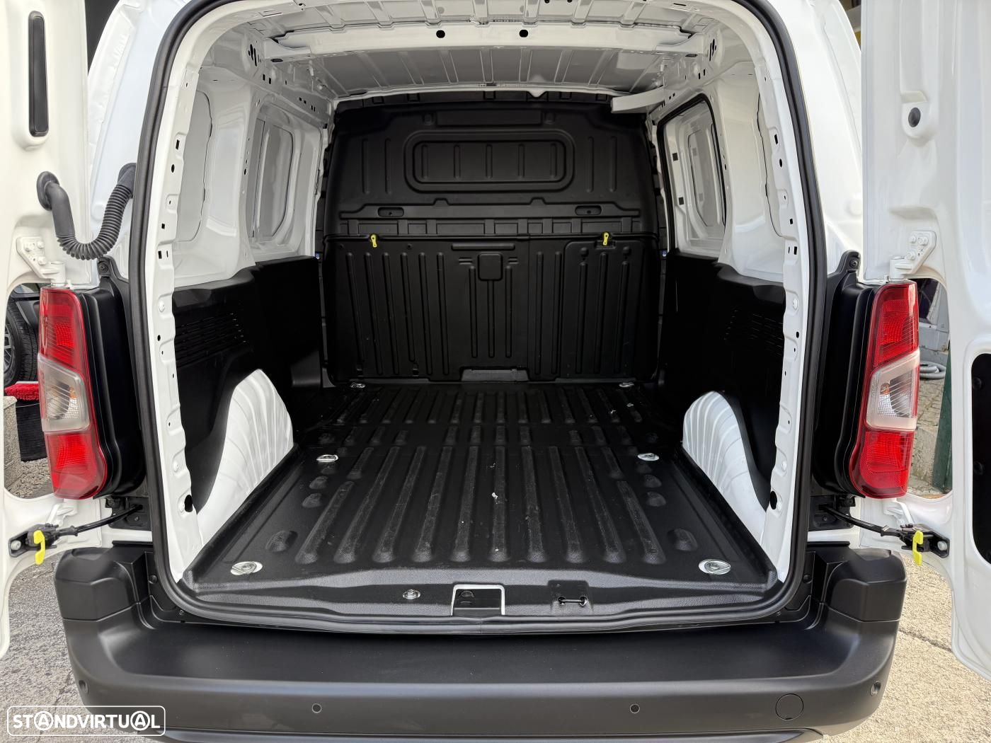 Opel Combo 1.5 CDTI IVA Dedutivel 3 Lug. Ecrã - 34