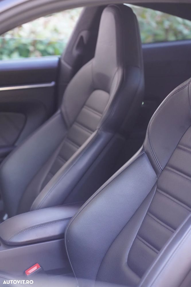 Porsche 911-TURBO-S - 33