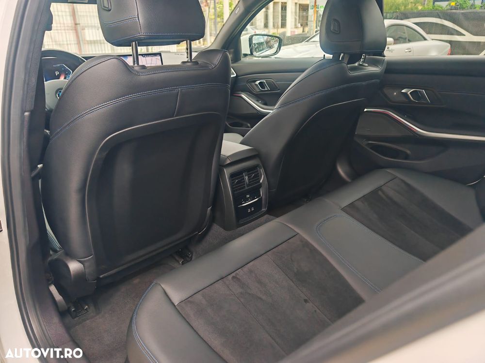 BMW Seria 3 318i Aut. M Sport - 13
