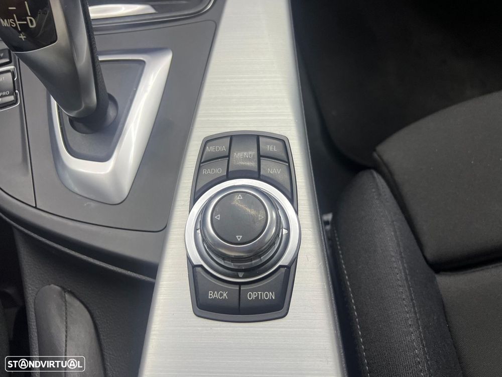 BMW 318 d Touring Navigation Sport Auto - 35