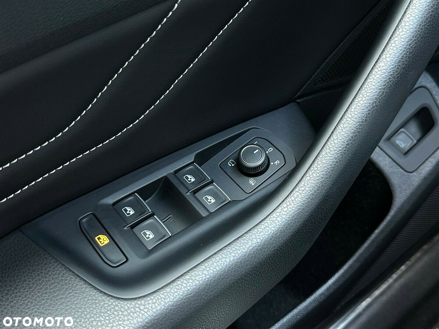 Volkswagen Arteon 2.0 TSI R-Line DSG - 16
