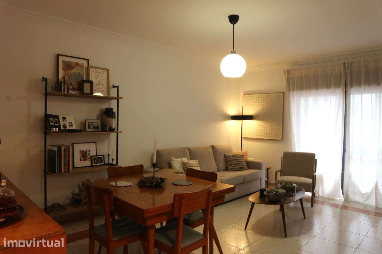 Arrendamento de Apartamento T3 na rua Luís Serrão Pimentel - Grande imagem: 2/33