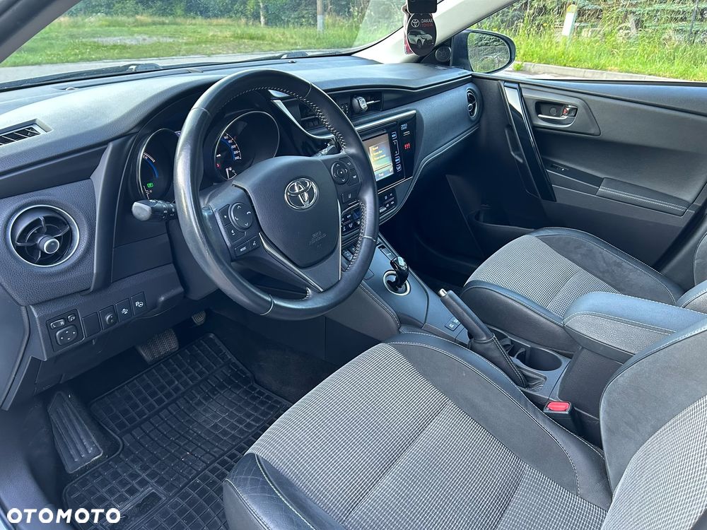 Toyota Auris Hybrid 135 Prestige - 12