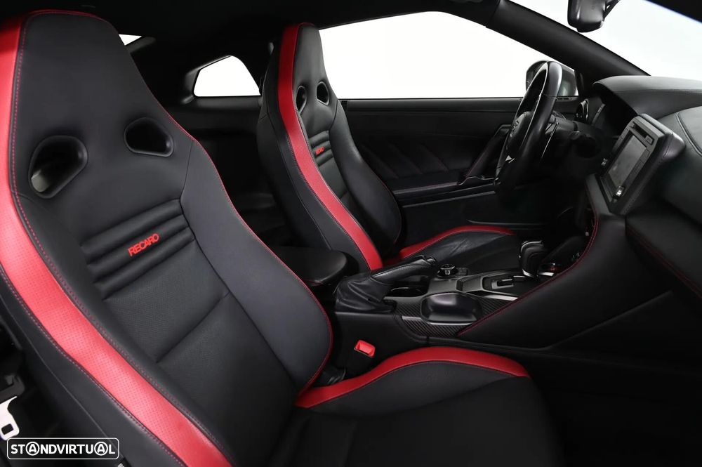 Nissan GT-R 3.8 V6 - 27