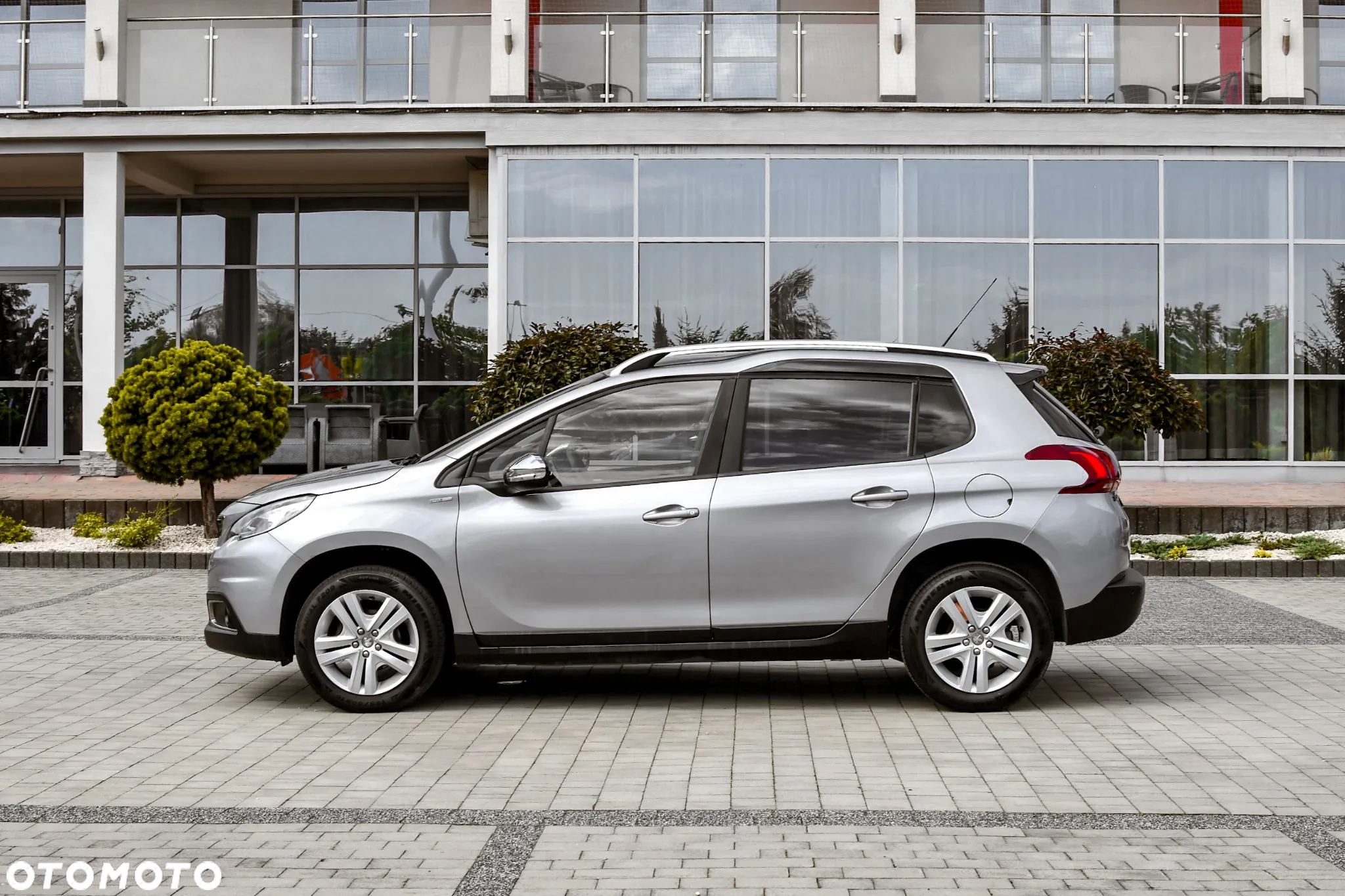 Peugeot 2008 1.2 Pure Tech Active - 3