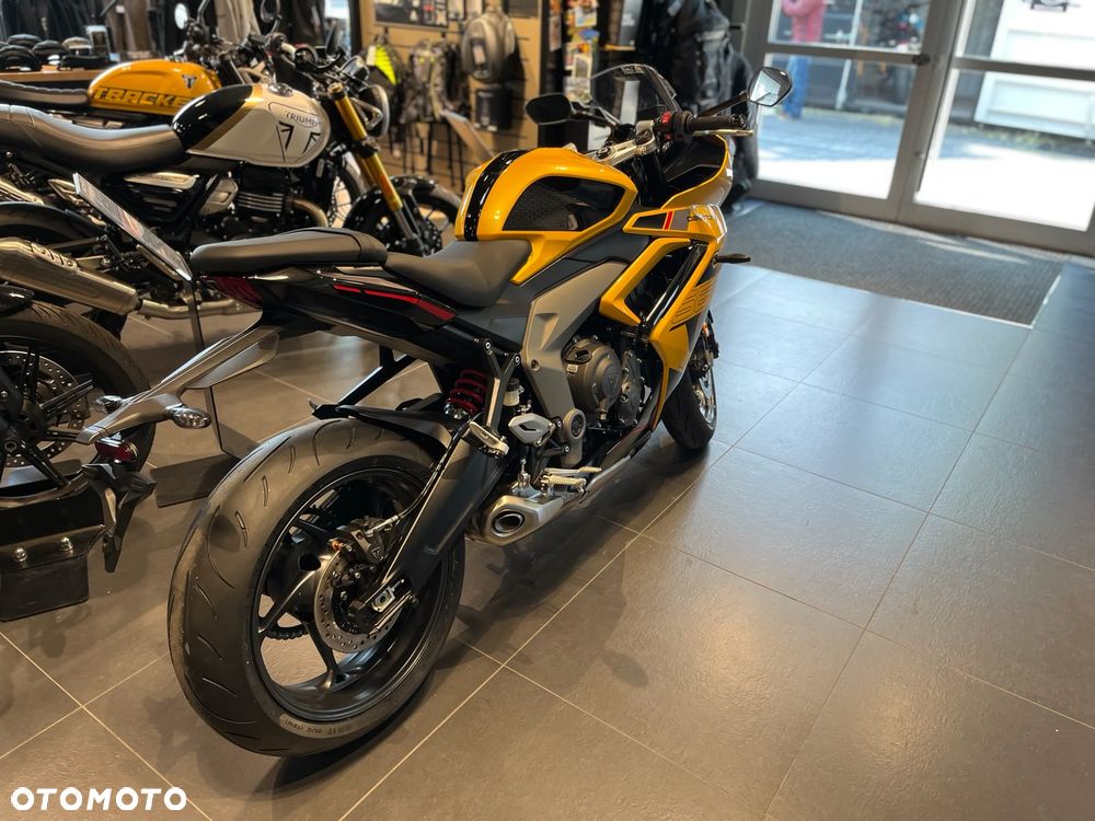 Triumph Daytona - 4