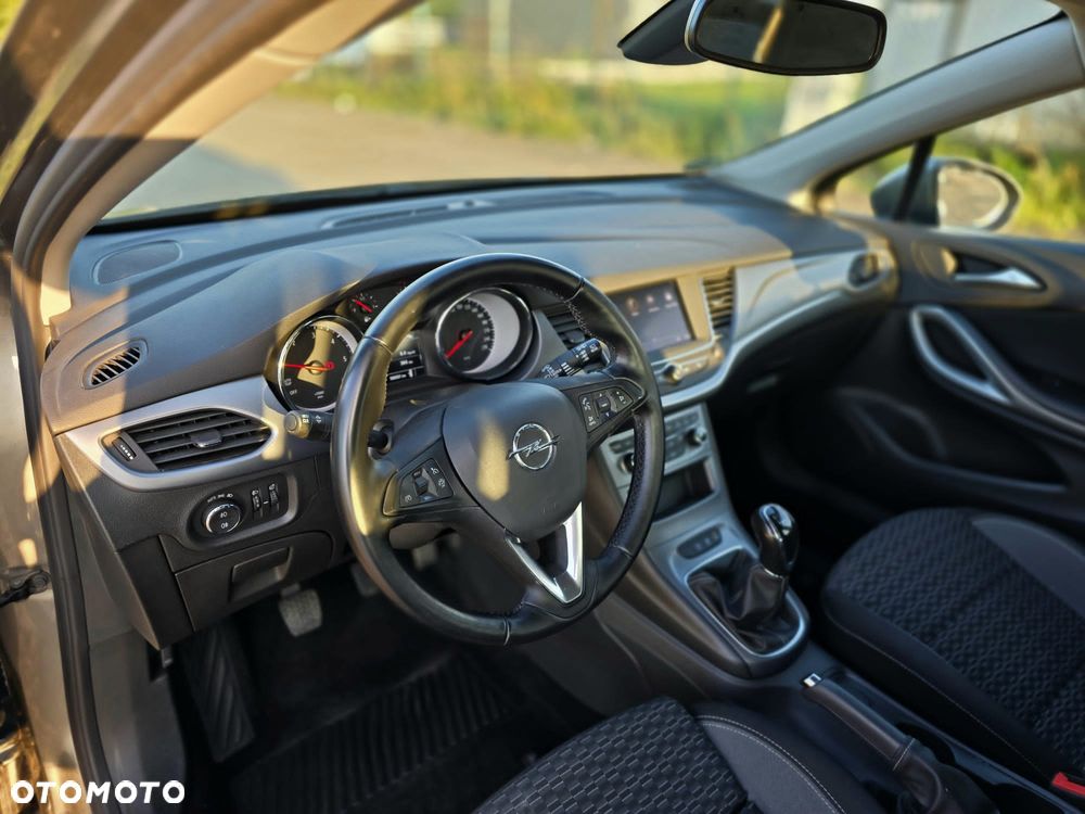 Opel Astra - 8