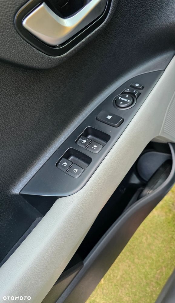 Kia Stonic 1.6 CRDi L - 17
