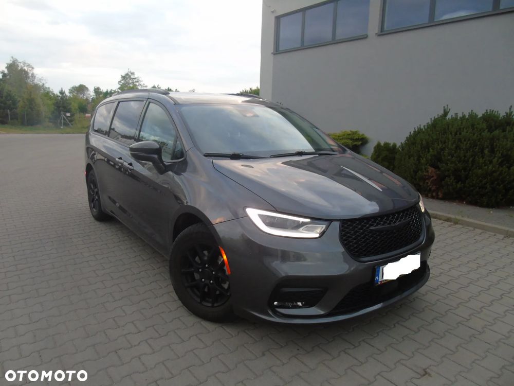 Chrysler Pacifica - 8